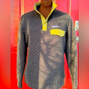 PATAGONIA sS quilted pullover-organic cotton-charcoal w/green trim-looks new!